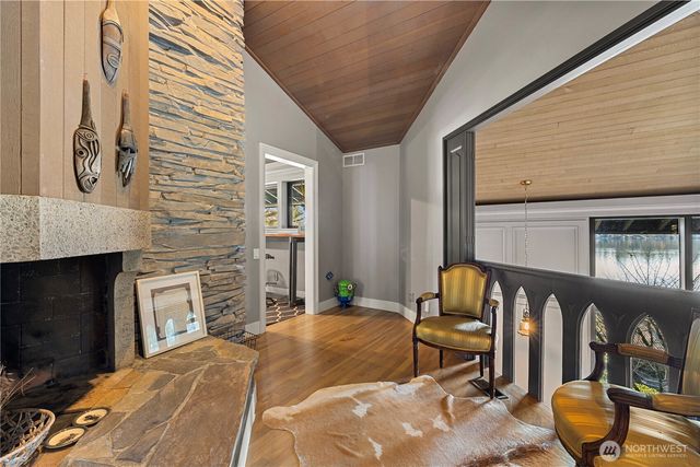 5425 96th Avenue SE, Mercer Island, WA 98040