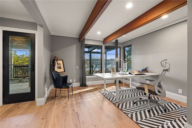5425 96th Avenue SE, Mercer Island, WA 98040