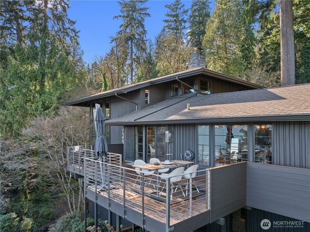 5425 96th Avenue SE, Mercer Island, WA 98040