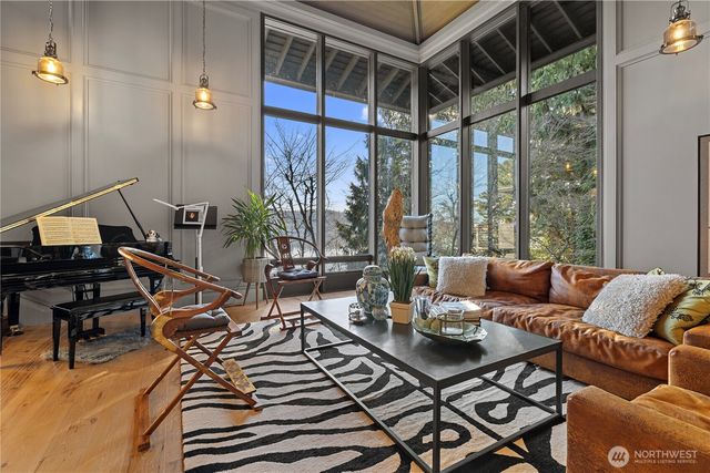 5425 96th Avenue SE, Mercer Island, WA 98040