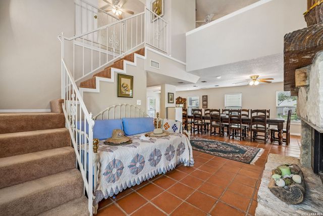 723 E Zipp Rd, New Braunfels, TX 78130