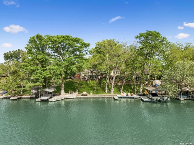 723 E Zipp Rd, New Braunfels, TX 78130