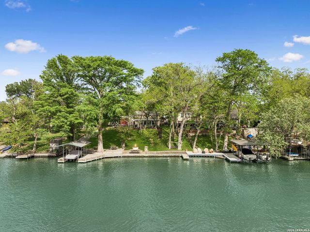 723 E Zipp Rd, New Braunfels, TX 78130