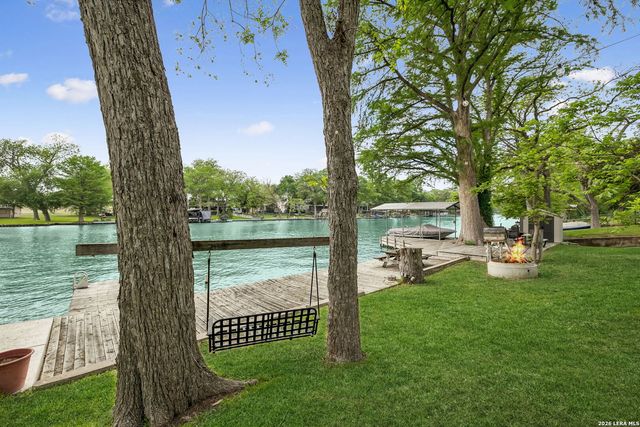 723 E Zipp Rd, New Braunfels, TX 78130