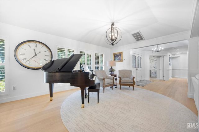 201 El Paso Road, Bakersfield, CA 93314