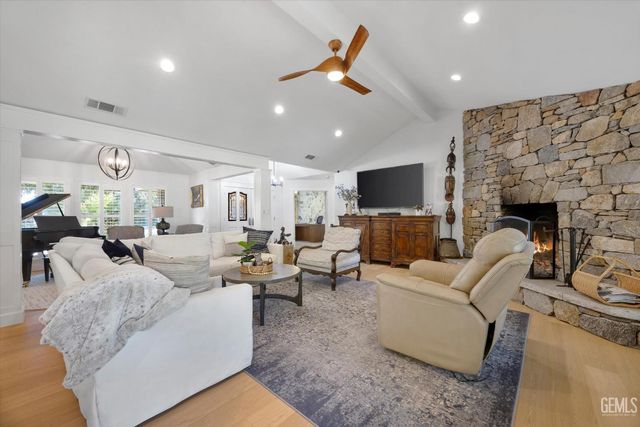 201 El Paso Road, Bakersfield, CA 93314