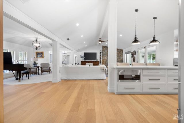 201 El Paso Road, Bakersfield, CA 93314