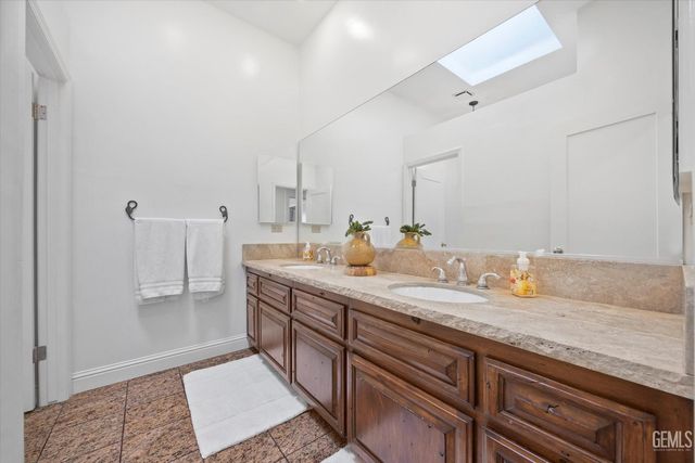 201 El Paso Road, Bakersfield, CA 93314