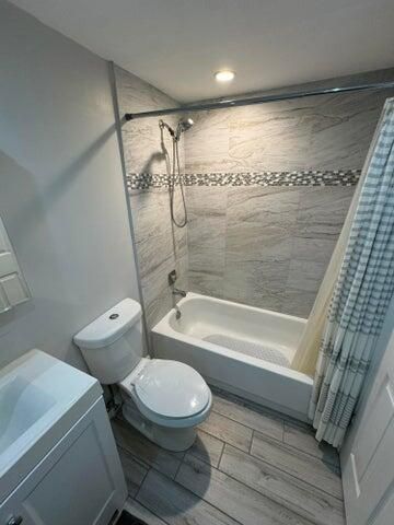 127 FLANDERS C C, Delray Beach, FL 33484