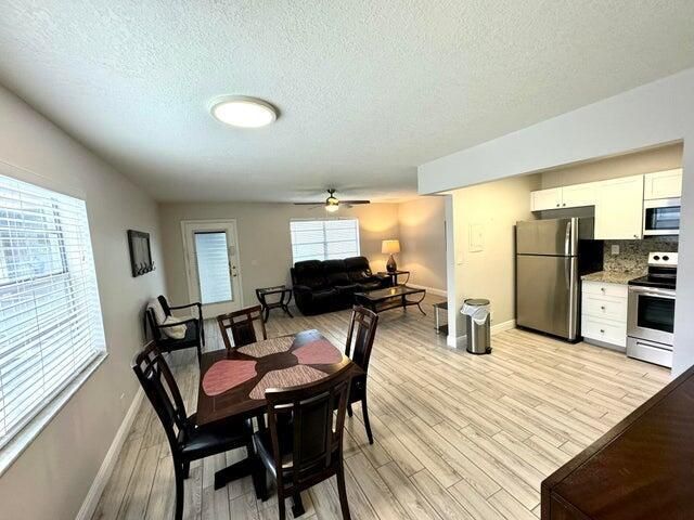 127 FLANDERS C C, Delray Beach, FL 33484