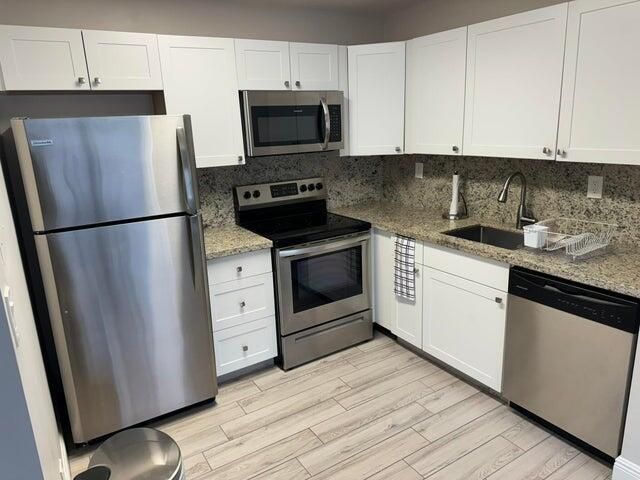 127 FLANDERS C C, Delray Beach, FL 33484