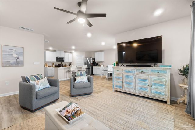 4352 White Birch Ct, Pace, FL 32571