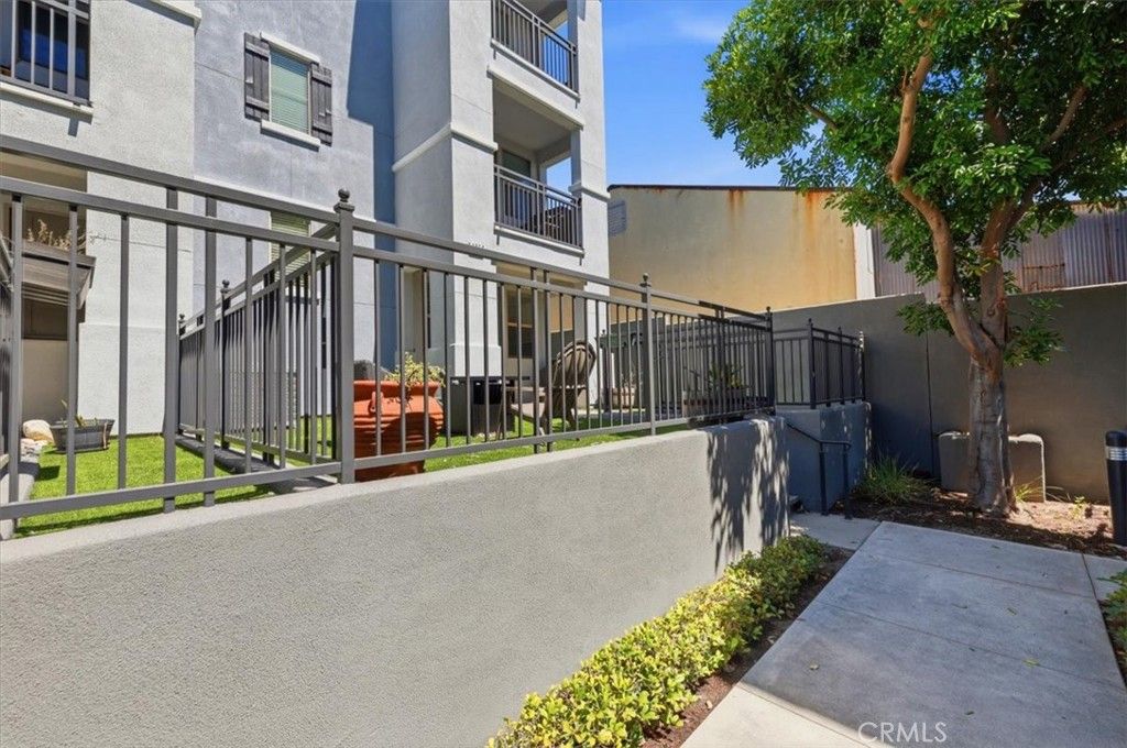 1866 Orizaba, Signal Hill, CA 90755 — photo 2