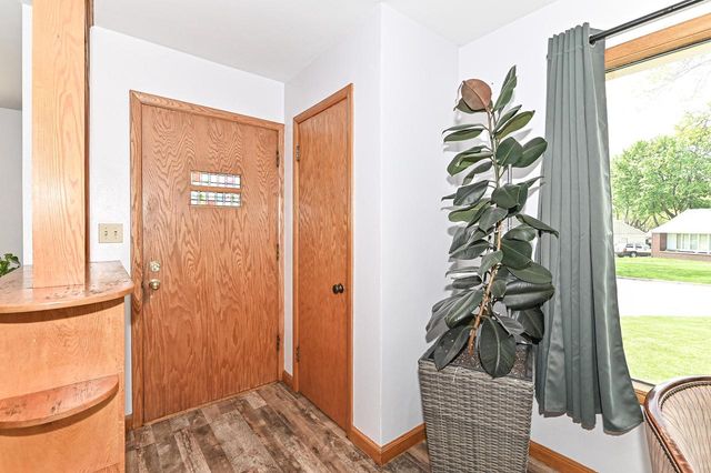 2746 77th STREET, West Allis, WI 53219