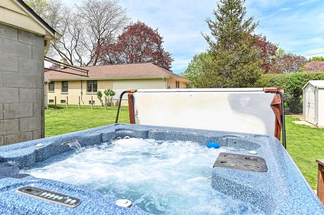 2746 77th STREET, West Allis, WI 53219
