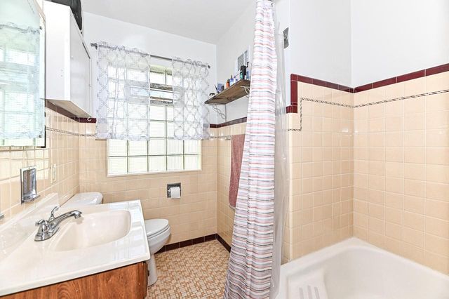 2746 77th STREET, West Allis, WI 53219