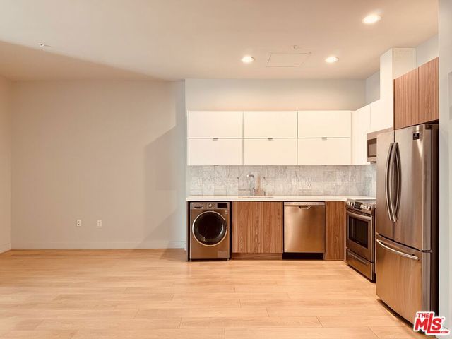 3921 Wilshire Boulevard, Los Angeles, CA 90010