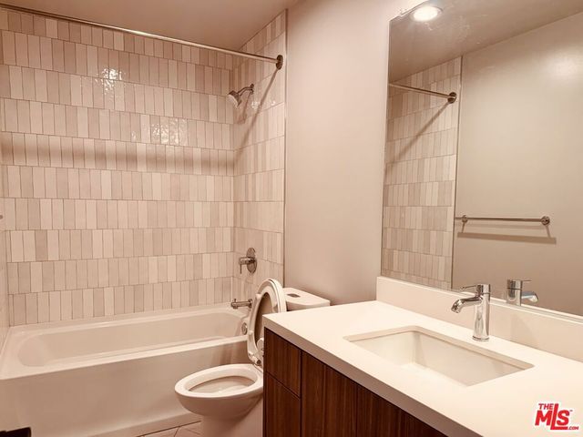 3921 Wilshire Boulevard, Los Angeles, CA 90010