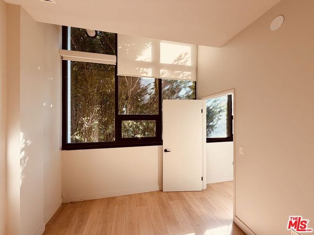 3921 Wilshire Boulevard, Los Angeles, CA 90010