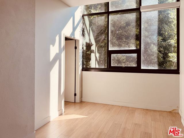 3921 Wilshire Boulevard, Los Angeles, CA 90010