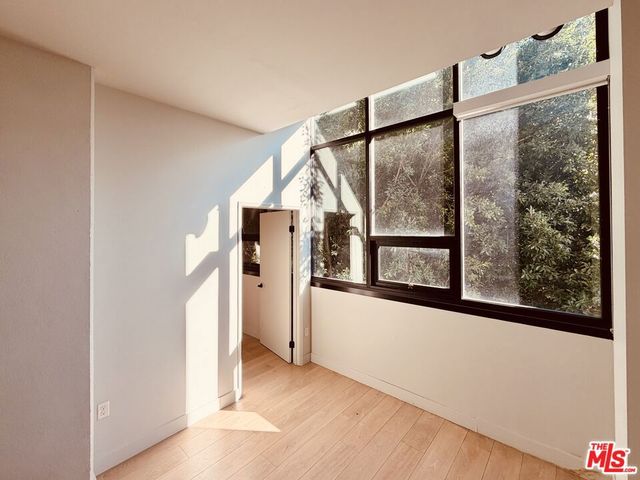 3921 Wilshire Boulevard, Los Angeles, CA 90010