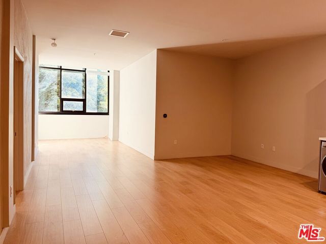 3921 Wilshire Boulevard, Los Angeles, CA 90010