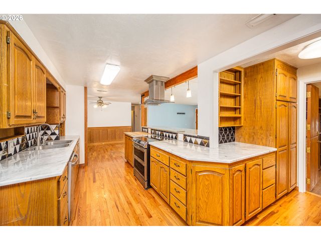 250 ROSE Ct, Eugene, OR 97401