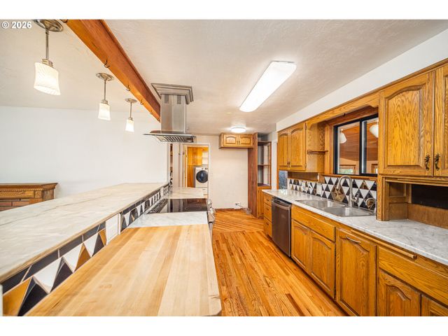 250 ROSE Ct, Eugene, OR 97401