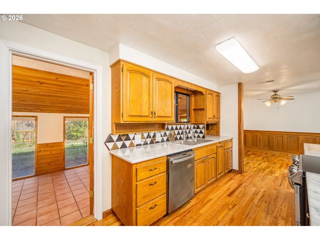 250 ROSE Ct, Eugene, OR 97401