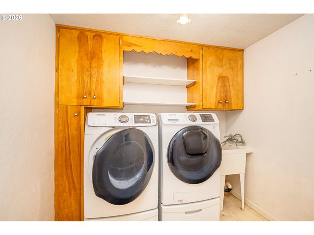 250 ROSE Ct, Eugene, OR 97401