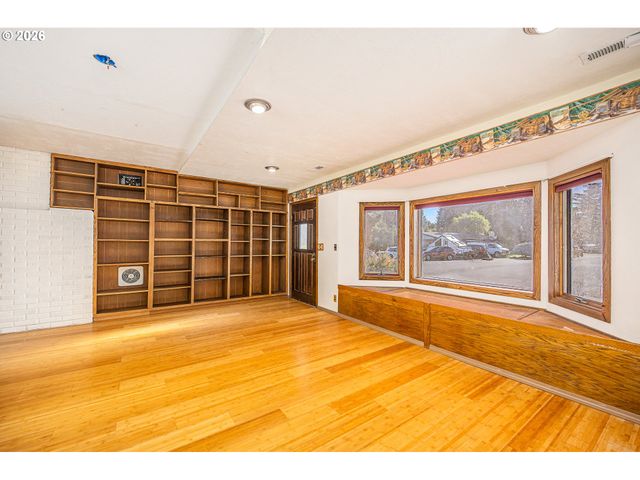 250 ROSE Ct, Eugene, OR 97401