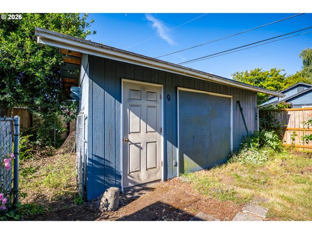 250 ROSE Ct, Eugene, OR 97401