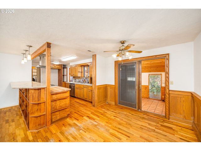 250 ROSE Ct, Eugene, OR 97401
