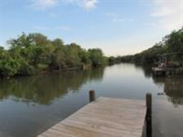 47 Sir Lancelot Drive N, Sargent, TX 77414