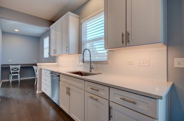 15728 Brookshore Drive, Plainfield, IL 60544