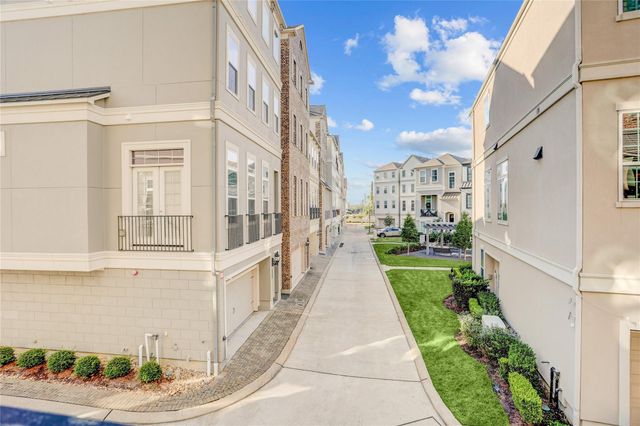 827 Dunleigh Meadows Lane Lane, Houston, TX 77055