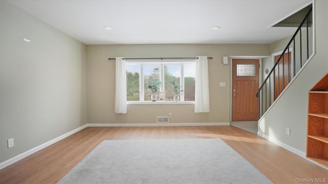 47 Vincent Road, Hicksville, NY 11801