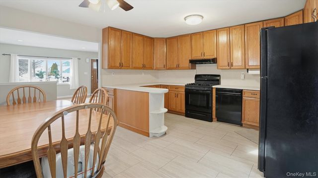 47 Vincent Road, Hicksville, NY 11801