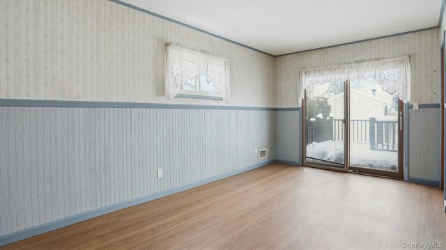 47 Vincent Road, Hicksville, NY 11801