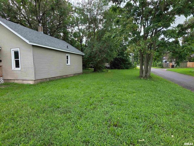 2330 W ANTOINETTE Street, Peoria, IL 61605