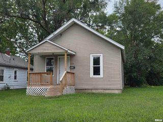 2330 W ANTOINETTE Street, Peoria, IL 61605