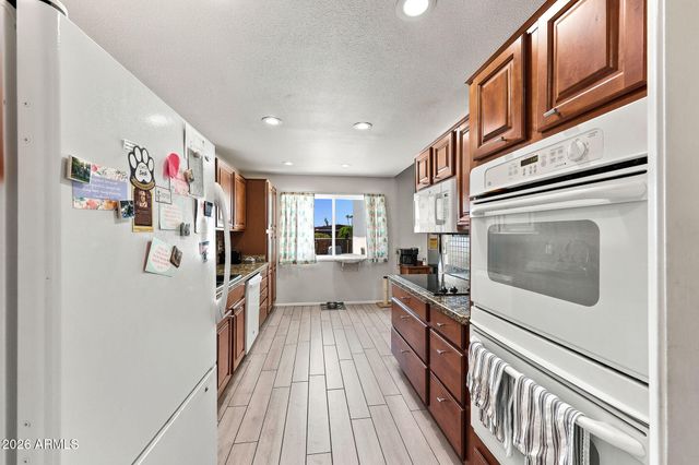 11137 W PALMERAS Drive, Sun City, AZ 85373