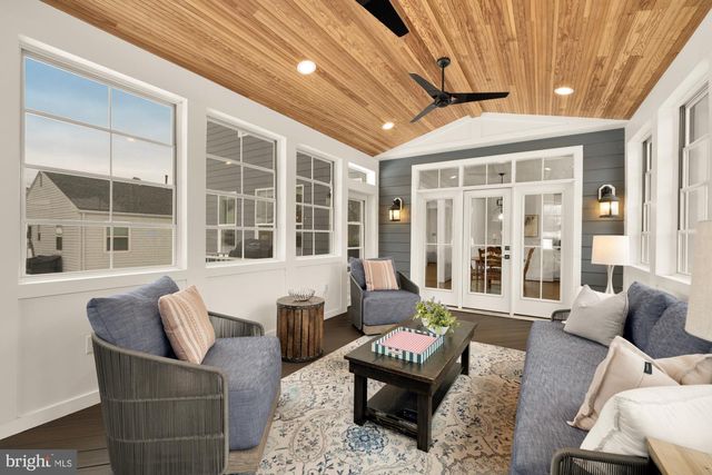 1814 PEABODY DR, Falls Church, VA 22043