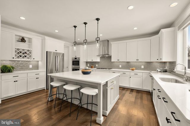 1814 PEABODY DR, Falls Church, VA 22043