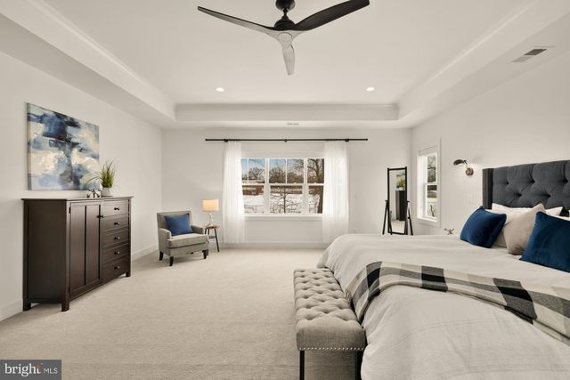 1814 PEABODY DR, Falls Church, VA 22043