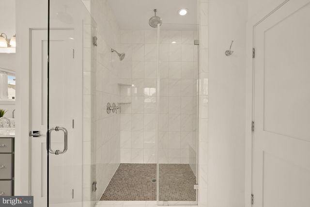 1814 PEABODY DR, Falls Church, VA 22043