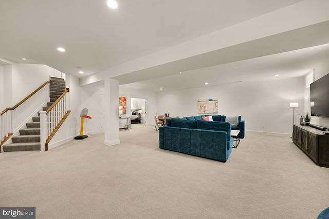 1814 PEABODY DR, Falls Church, VA 22043