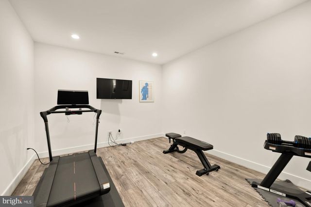 1814 PEABODY DR, Falls Church, VA 22043