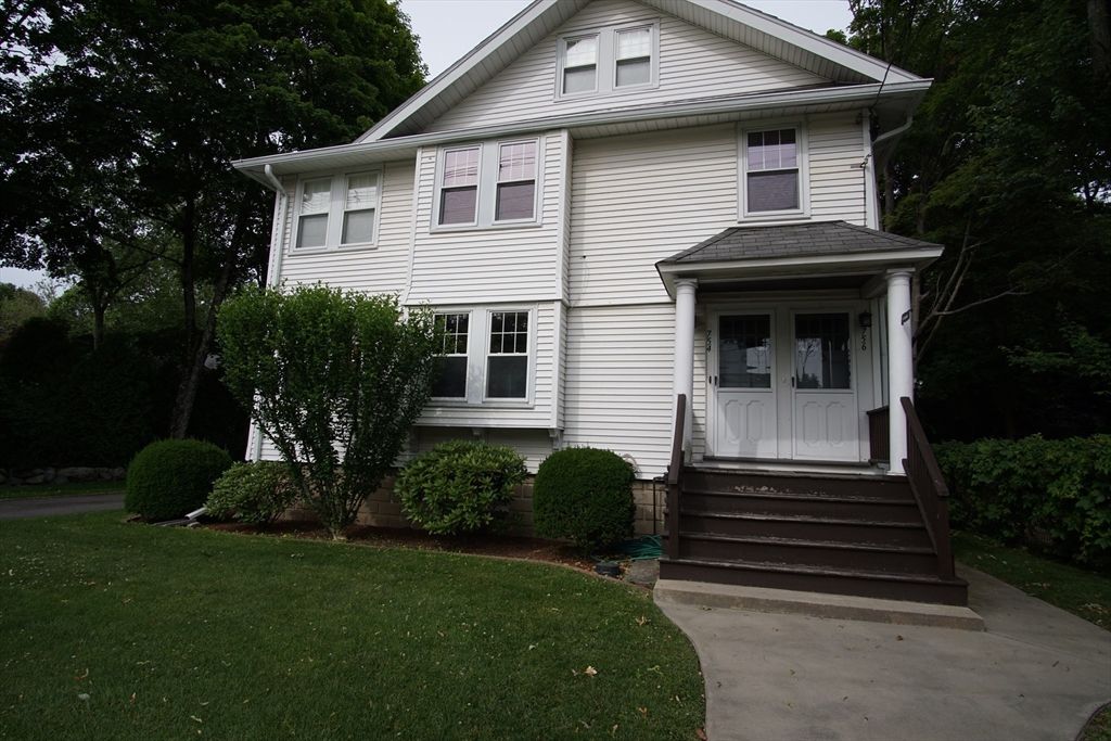 754 Massachusetts Avenue 1, Lexington, MA 02420