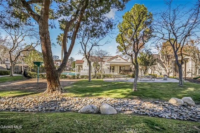 2805 W Avenue K12 Apt#143, Lancaster, CA 93536